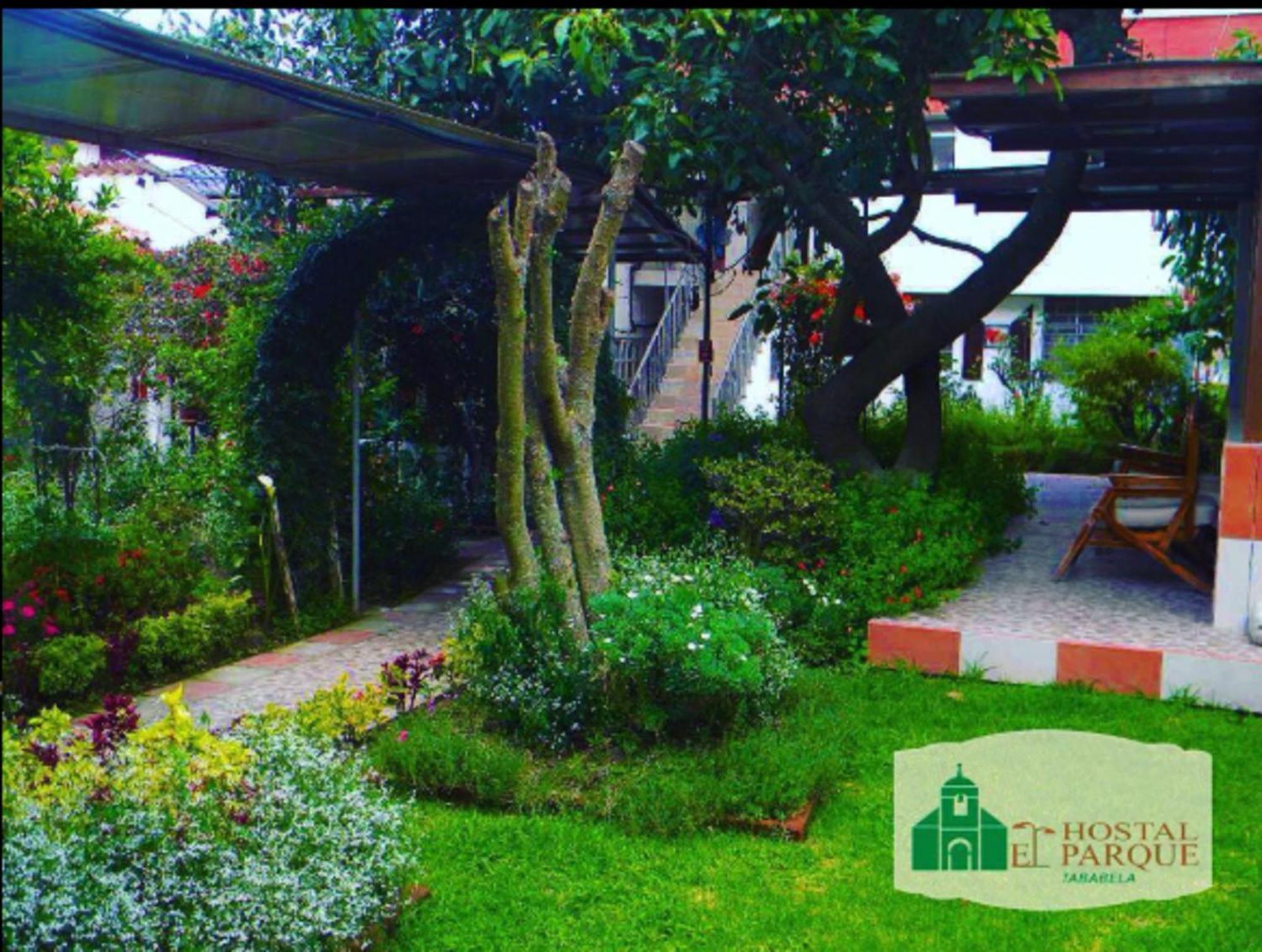 Hostal El Parque Tababela Buitenkant foto