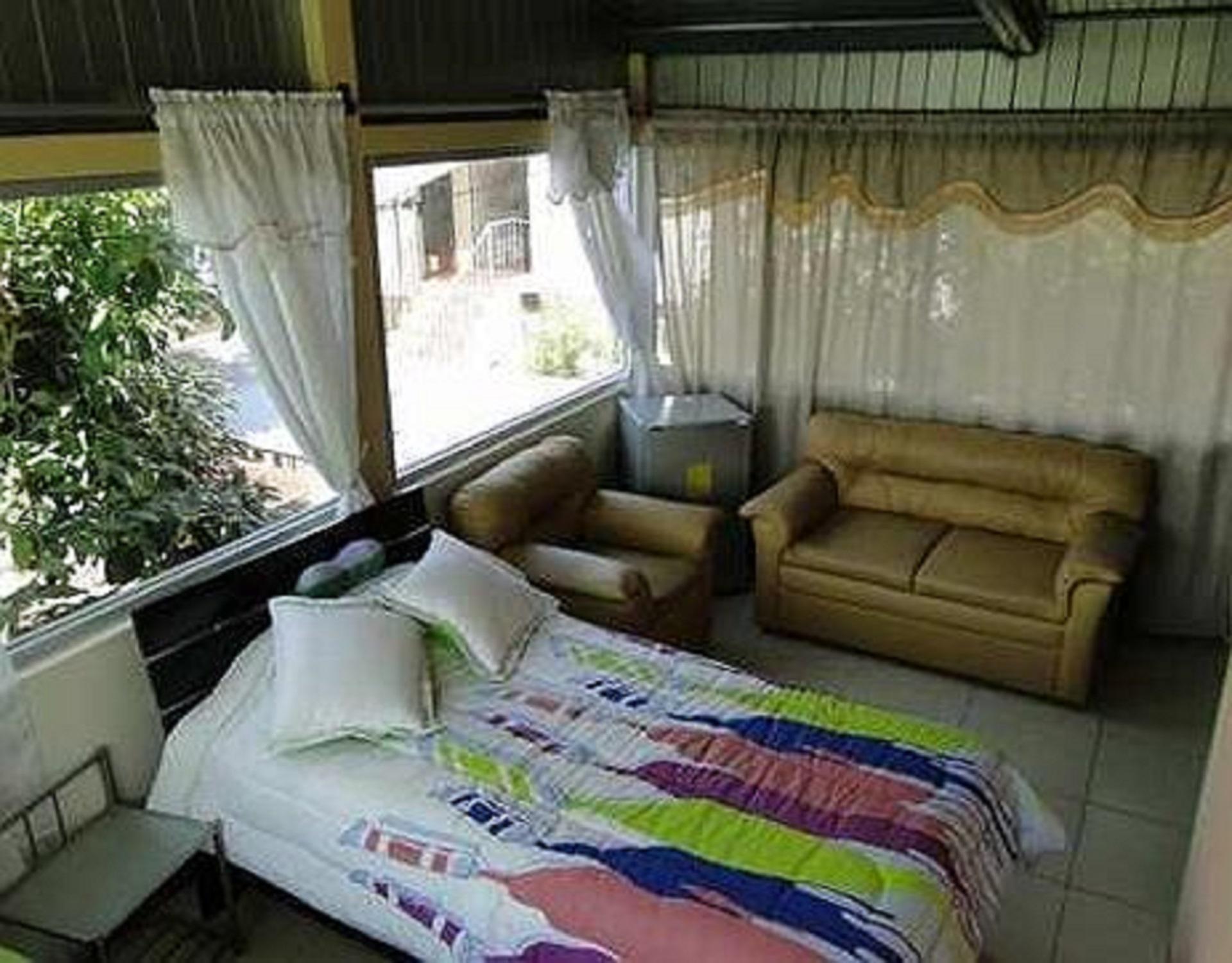 Hostal El Parque Tababela Buitenkant foto